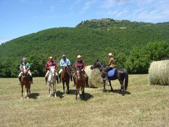 week horse riding holiday in Tuscany