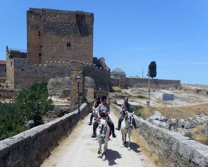 Horseback Trail Ride in SPAIN : THE SIERRA DE GREDOS & CASTLES