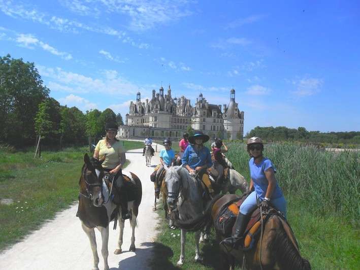 horseback trail ride loire castles
