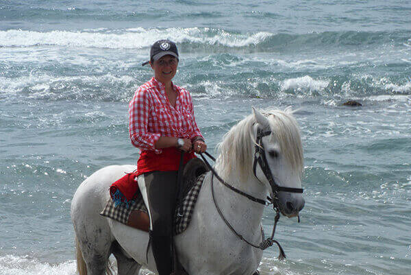 horse riding in camargue