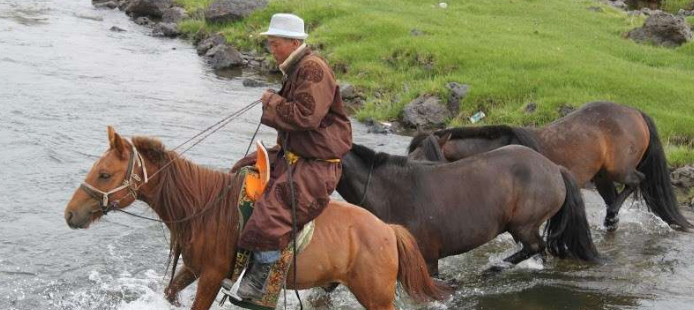 week horse riding in Mongolia