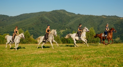 horseback riding trip in Tuscany