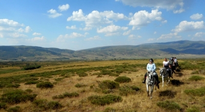 Horseback Trail Ride in SPAIN : THE SIERRA DE GREDOS & CASTLES