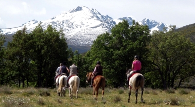 Horseback Trail Ride in SPAIN : THE SIERRA DE GREDOS & CASTLES