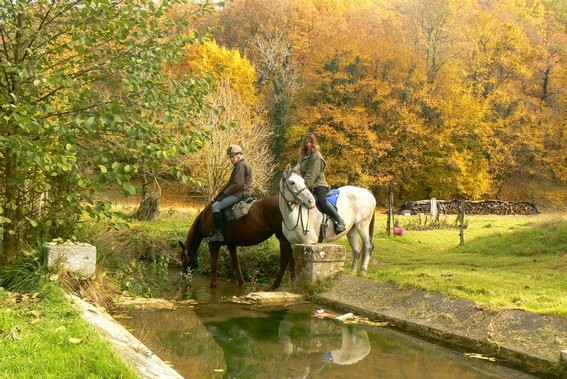 bike riding france dordogne river sarlot bike riding france dordogne river sarlot