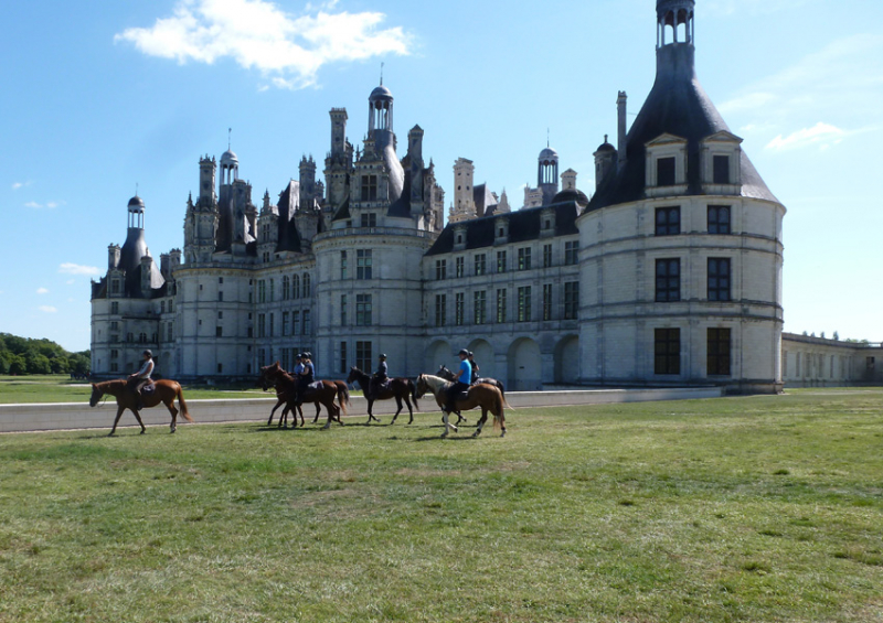 Visit France on horseback