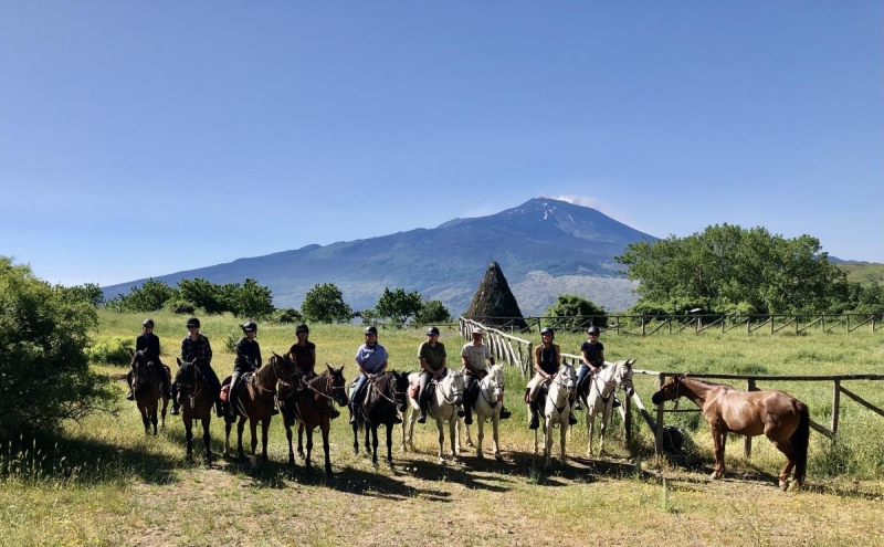 horse riding holidays in sicily