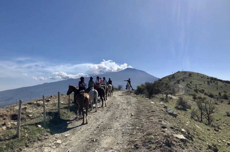 horseback riding trip in sicily