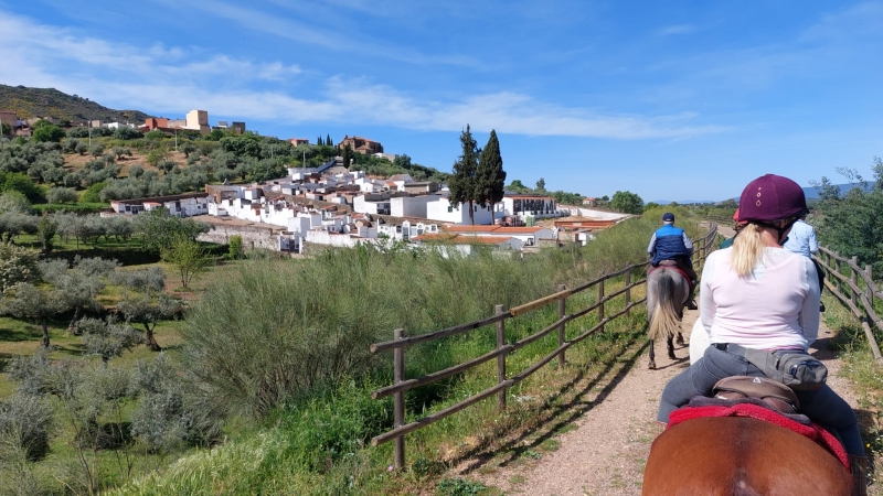 Horseback Trail Ride in SPAIN : THE SIERRA DE GREDOS & CASTLES