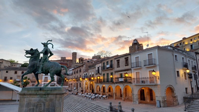 Horseback Trail Ride in SPAIN : THE SIERRA DE GREDOS & CASTLES