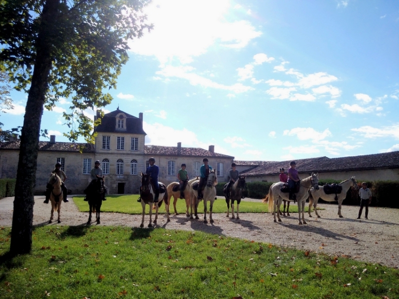 horse riding holiday bordaux