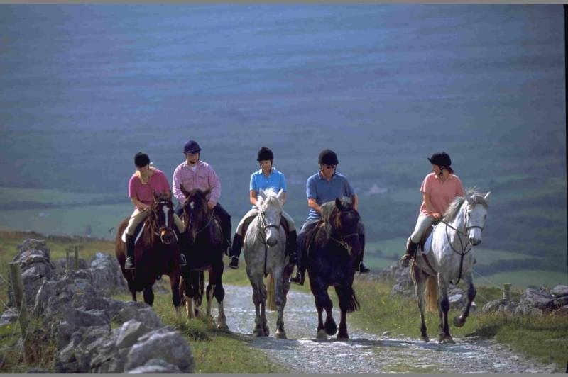 horse riding in ireland