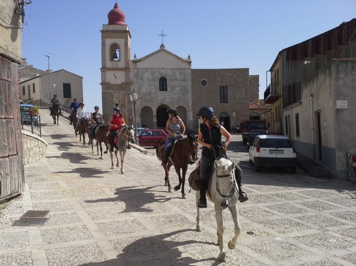 inn to inn trail ride in sicily