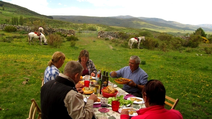 Horseback Trail Ride in SPAIN : THE SIERRA DE GREDOS & CASTLES