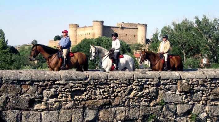 Horseback Trail Ride in SPAIN : THE SIERRA DE GREDOS & CASTLES