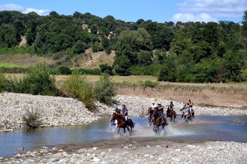 horseback trail ride in tuscany