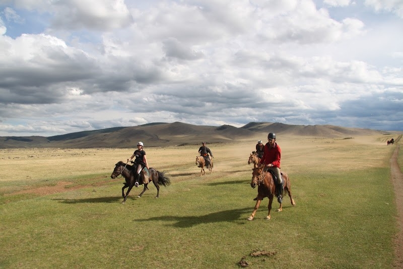 horseback trail ride in mongolia