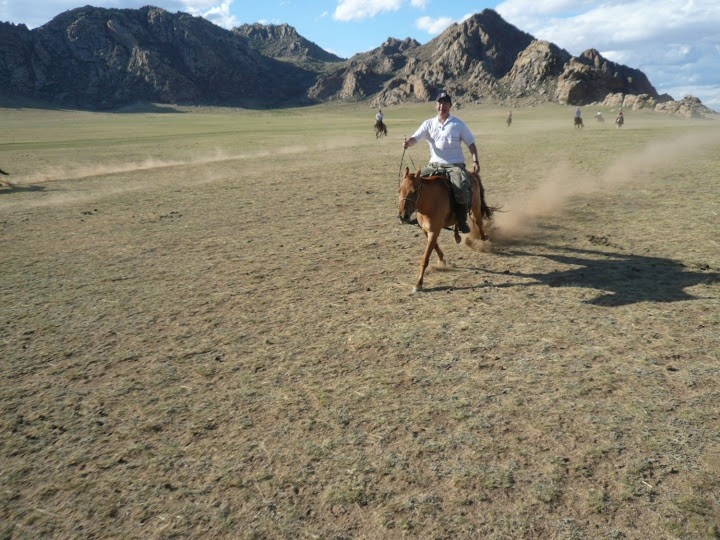 horseback riding in mongolia