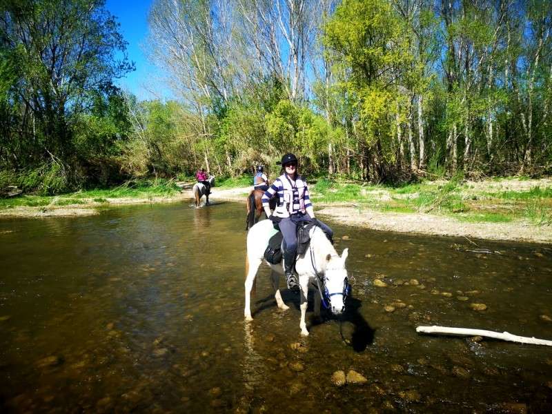 inn to inn horseback trail ride in spain in catalonia